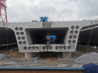 米朗電子尺用于預(yù)應(yīng)力千斤頂現(xiàn)場圖