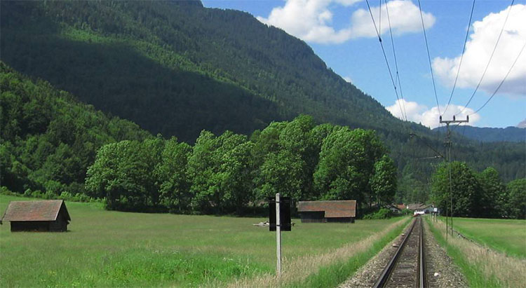 位移傳感器在軌距尺中的應(yīng)用